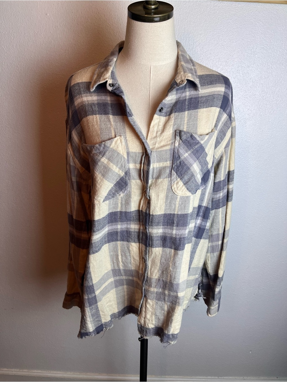 RSQ Plaid Flannel Button-Up Shirt in Cream and Gray Blue 100% Cotton
